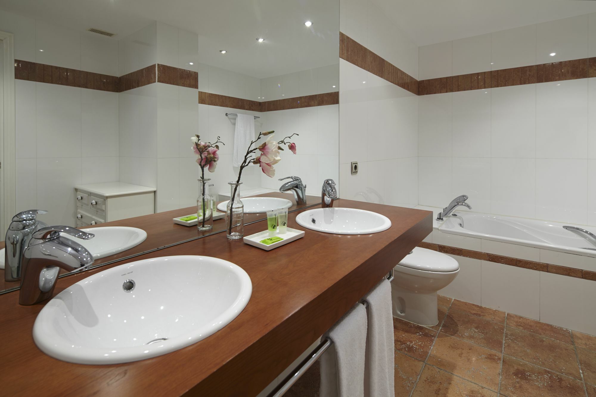 Playa De La Concha 3 Apartment By Feelfree Rentals ซานเซบาสเตียน ภายนอก รูปภาพ